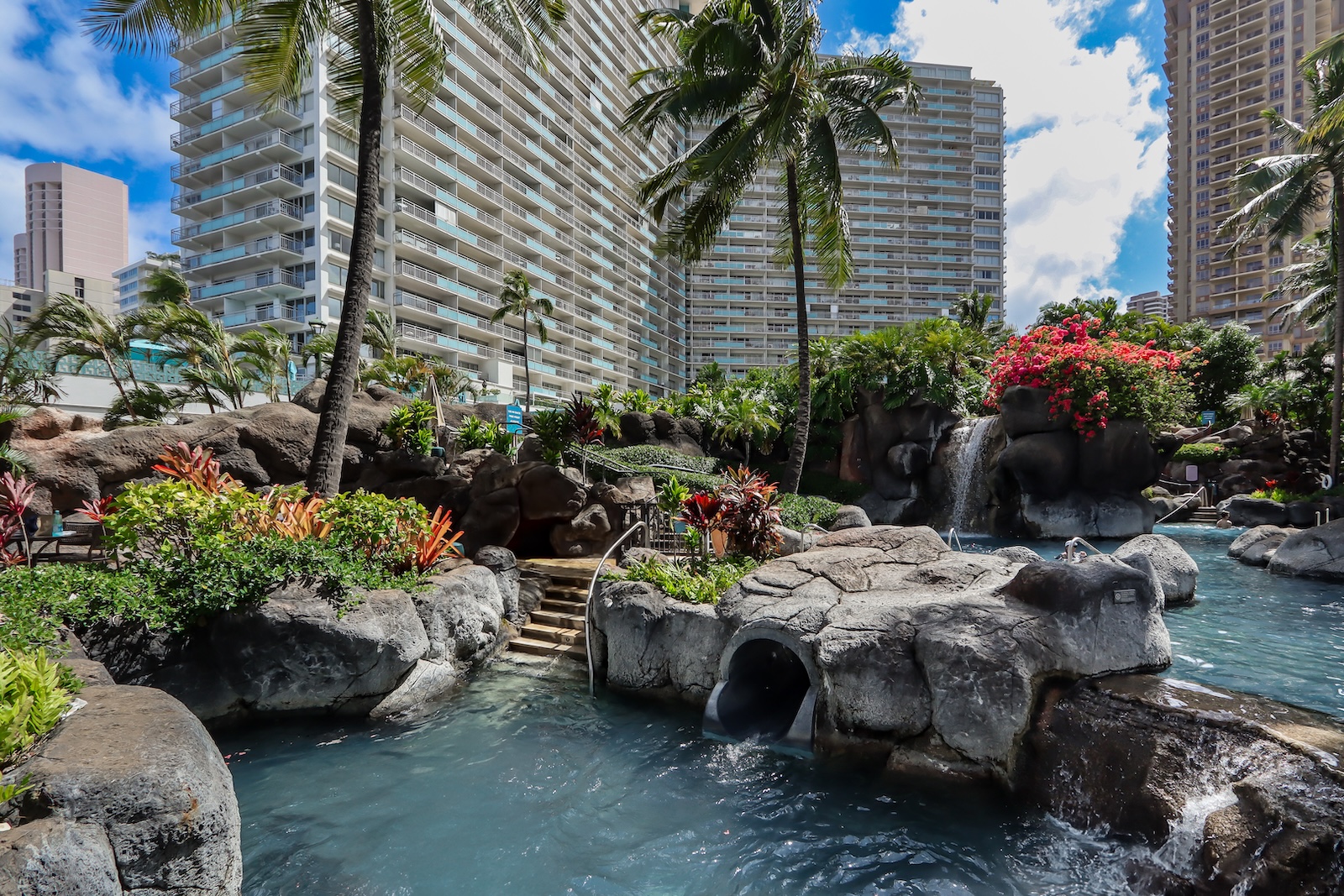 Lagoon Tower by Hilton Grand Vacations pool